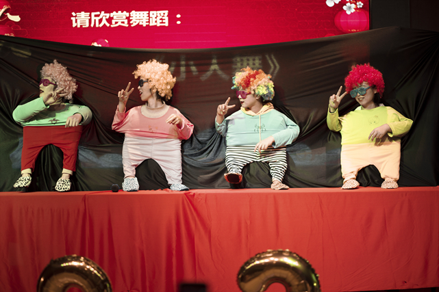 小人舞01.JPG